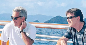 Peter Mandelson tentou secretamente ajudar Epstein a fechar uma correspondência no domingo que investigava a amizade do pedófilo com Andrew.