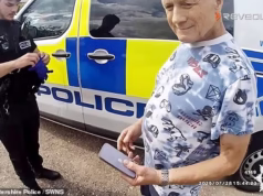 Policiais investigados por má conduta grave após preocupações levantadas sobre a resposta aos abusos nos acampamentos de verão