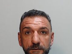 Um homem que tentou estuprar uma mulher em um voo da easyJet entre a Itália e a Grã-Bretanha foi preso por seis anos