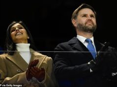 As Olimpíadas de Inverno começam em Milão em meio ao bizarro escândalo do ‘portão do pênis’, protestos do ICE e uma mistura familiar de raiva e excitação, escreve Riyath Al-Samarrai