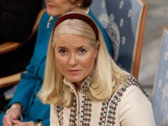 A princesa herdeira da Noruega pediu desculpas pela segunda vez em uma semana por seu relacionamento com Jeffrey Epstein depois de ficar na casa do pedófilo em Palm Beach.