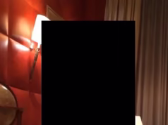 O quarto vermelho sujo de Epstein: mulheres seminuas vistas ‘dança privada’ na casa palaciana de um pedófilo em Paris… onde Mandelson foi filmado de cueca