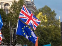 Retaliação de Bruxelas pelo Brexit: UE diz à Grã-Bretanha que deve concordar com ‘condições difíceis’ se quiser aderir ao fundo de defesa de £ 130 bilhões