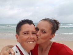 Suposta vítima de assassinato identificada em triângulo amoroso de troca de vizinho depois que mulher troca parceira pelo homem da casa ao lado e homem de 48 anos morre devido a múltiplas facadas