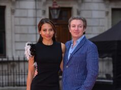 O Marquês de Bath apoiou uma ação legal para garantir que um filho nascido de uma mãe substituta nos EUA possa herdar uma fortuna familiar de £ 157 milhões