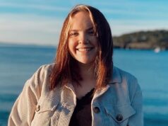 Uma frequentadora do festival correu para a segurança em seu carro depois que o clima extremo cancelou o festival de música country – apenas para morrer em um acidente estranho depois de sair do carro por um momento, alega o processo