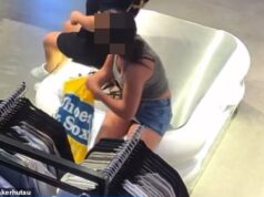 Ali está tentando ganhar a vida, mas alguns clientes acham que podem melhorar com ele… sua resposta perfeita recebe elogios dos australianos