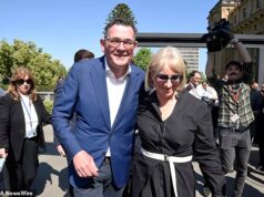 Dan Andrews perde por pouco o prazo do tribunal para se defender – já que um processo por difamação é aberto por um ciclista envolvido em um acidente com o carro do ex-primeiro-ministro