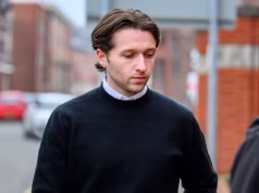 Graduado britânico de 23 anos atirou e matou pai ‘desesperado’ em visita à casa do Texas depois que ele apontou a pistola contra o peito como ‘provocação’, determina o legista