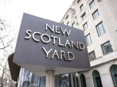 A celebridade de 50 anos foi presa em 2007 pelo histórico estupro de sua esposa de 20 anos em Londres.