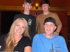 Meu novo amor ajuda a cuidar do meu marido deficiente! Mamãe revela como ela lidou com uma terrível lesão cerebral