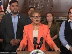 A covarde prefeita de Los Angeles, Karen Bass, foge dos repórteres depois que seu devastador encobrimento do incêndio em Pacific Palisades é revelado