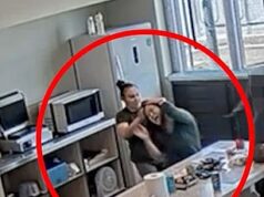 Não consigo controlar: momento horrível confundiu a presidiária Jessica Camilleri – que decapitou sua mãe – tenta escalpelar outra presidiária com um notório carcereiro