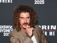 Adam Hyde e Abby Chatfield foram considerados hipócritas depois que o vocalista do Pato de Pequim anunciou uma apresentação em um grande evento de corrida de cavalos