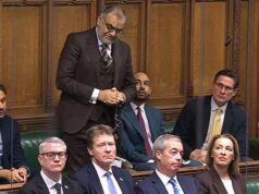 O independente Ayub Khan cai na gargalhada enquanto os parlamentares riem do ‘lixo sendo feito debaixo do meu nariz’… enquanto ele fala na Câmara dos Comuns ao lado do grupo de expansão da Reform UK