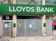 Lloyds deve fechar mais 95 agências no próximo ano