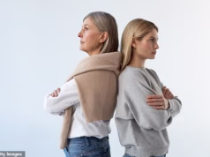 Pensei que herdaria £1 milhão do meu pai. O que sua esposa intrigante fez em seu funeral me fez perceber que eu não receberia nada. Você pode pensar que seu legado está seguro, mas todos esses são sinais de alerta que perdi