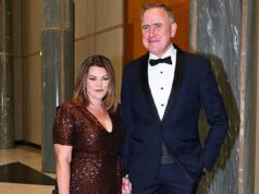 A senadora verde Sarah Hanson-Young diz que “agiu de boa fé” quando cobrou dos contribuintes quase US$ 50 mil para levar seu marido pela Austrália.