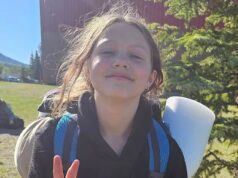 Menina, de 12 anos, desafia os médicos para sobreviver a um tiro noturno de um atirador transgênero da escola… mas a mãe tem uma nova atualização triste