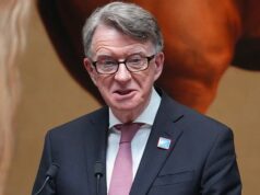 A empresa de lobby de Peter Mandelson entra na administração enquanto os clientes fogem após as revelações de Epstein – enquanto o colega pedófilo Andrew Mountbatten-Windsor é preso