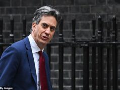 Hora do Ed 2.0? Membros trabalhistas sugeriram que querem que o ex-líder do partido Miliband substitua Keir Starmer como primeiro-ministro