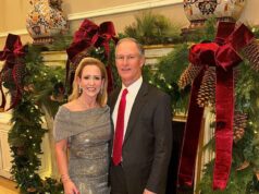 O e-mail muito travesso do republicano ‘Cougar’ ressurge enquanto ele enfatiza seus valores familiares cristãos