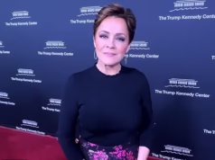 A duas vezes perdedora Kari Lake negou ter concorrido novamente depois que Trump a rejeitou