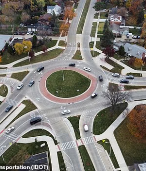 106346333-15543073-Chicago_has_embraced_constructing_roundabouts_and_traffic_circle-a-5_177107347523.avif