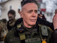 O retorno descarrilado do comandante da Patrulha da Fronteira, Gregory Bovino, nas redes sociais, foi prejudicado quando ele rebateu os críticos que o criticaram online