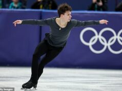 A devastada patinadora no gelo da equipe dos EUA teve a medalha olímpica de inverno negada um ano depois que seus pais morreram em um acidente de avião
