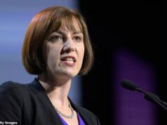 Por que Bridget Phillipson é a pior secretária de educação de que há memória – desde perigosas diretrizes trans até seu ataque a academias e escolas particulares: Julie Bindel