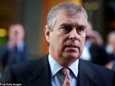 Mail on Sunday Comentários: Se Epstein enriqueceu estes dois homens poderosos só será descoberto através de uma investigação completa.