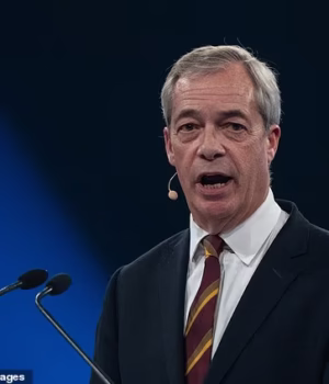 106406901-15562547-Nigel_Farage_demanded_an_end_to_the_culture_of_working_from_home-a-55_17712075167.avif