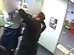 Policial demitido por prender suspeito violento enquanto ele tentava escapar da prisão.