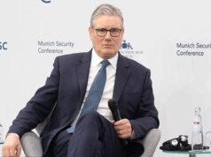 As crianças serão protegidas de chatbots de IA e pornografia, promete PM