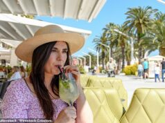 Popular cidade litorânea europeia proíbe álcool devido a turistas bêbados ‘inaceitáveis’