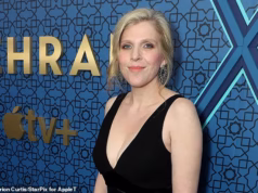 Hugh Laurie diz que o produtor israelense do drama de TV ‘Teerã’, no qual estrelou, ‘aparentemente’ cometeu suicídio após ser encontrado morto em um quarto de hotel