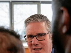 Ministros abandonam tentativa de adiar eleições para 30 conselhos na última reviravolta extraordinária de Starmer