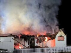 Teme-se que bombeiros em série estejam atacando partes da pacata vila após uma série de ataques incendiários