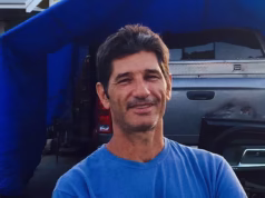 A lenda do surf, de 66 anos, foi brutalmente assassinada durante um assalto no hotel de sua propriedade na Costa Rica, que sua namorada, de 31 anos, viu fechado.