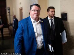 Indignação da direita quando o republicano da Flórida se dobra na postagem alegando que os muçulmanos são menos que cães