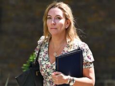 A ‘rainha das caminhadas’ de Whitehall: a equipe que trabalha sob o comando do novo chefe do serviço público de Keir Starmer ‘pediu para ingressar em um clube do livro de gênero neutro’