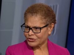 A prefeita de Los Angeles, Karen Bass, pede que o chefe das Olimpíadas vinculado a Epstein renuncie … depois de ignorar a pressão para renunciar em resposta aos incêndios florestais