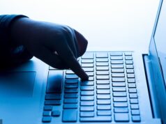 Até 840 mil adultos na Grã-Bretanha “reunidos” por algoritmos online têm interesse sexual em abusar de crianças, alertou a Agência Nacional do Crime