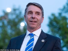 O congressista da Virgínia que apoiou a lei tributária de Trump deve embolsar US$ 60.000 por seu aluguel de praia de 1,5 milhão… enquanto o americano médio recebe US$ 50