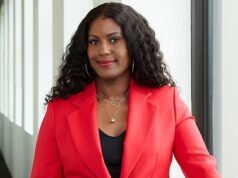 A hipócrita chefe do sindicato dos professores de Chicago, que classificou os pais que escolheram a escola como ‘fascistas’ enquanto educava seu filho de forma privada, foi nomeada uma das mulheres mais poderosas da cidade.