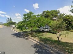 Pânico depois que dois homens foram encontrados mortos dentro de uma casa em Queensland durante uma verificação de rotina do bem-estar