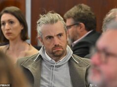 O patrimônio líquido do bilionário australiano foi destruído em um colapso devastador de ativos enquanto navegava por um divórcio complicado