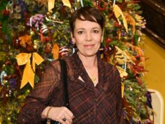 Grupo lésbico escocês critica Olivia Coleman por se descrever como um ‘homem gay’ em seu casamento com Ed Sinclair e afirma que ela ‘se sente não binária’, dizendo ‘suas palavras são profundamente dolorosas e diminuem nossa luta’