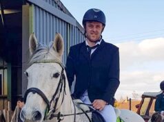 Fraudador de aplicativo de namoro finge ser uma mulher doente e depois gasta a fortuna da vítima em seu cavalo